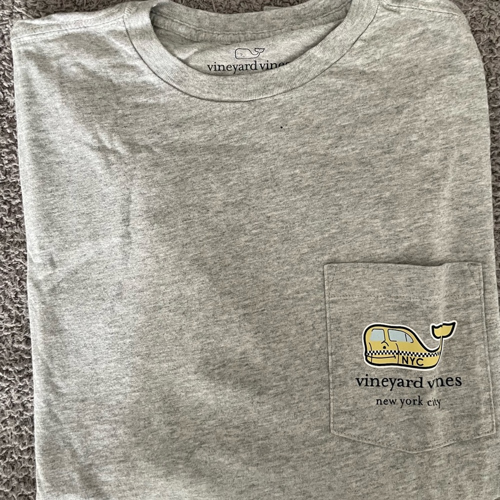 Mens ,gently worn ,XS Vineyard Vines long sleeve pocket tee